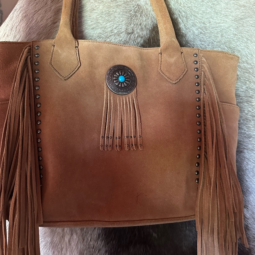 Beautiful concealed carry western bag